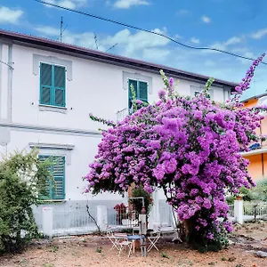 Casa Elegante In Mezzo Al La Spezia